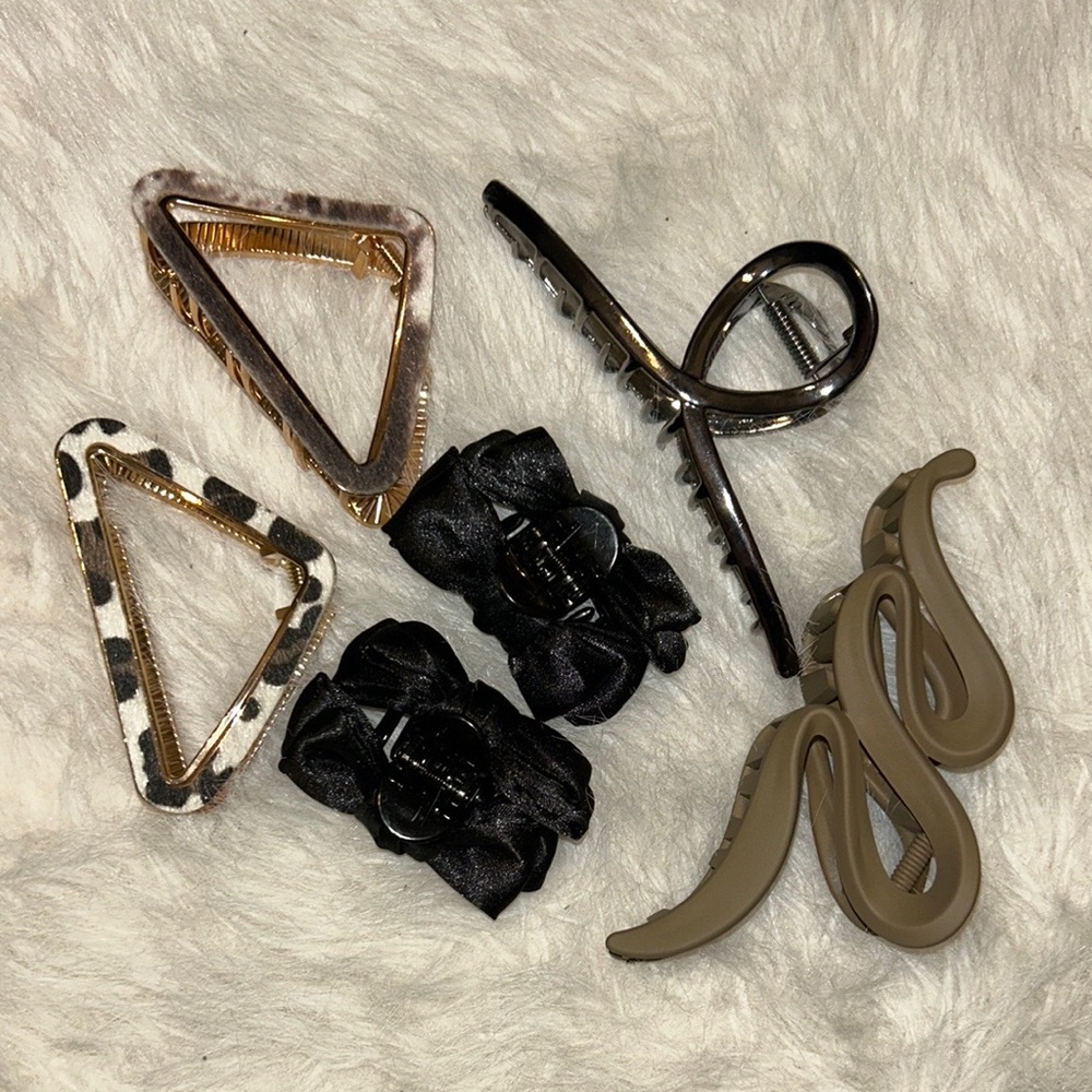 🎄FIRM PRICE🎄NWOT 6 pieces hair clips